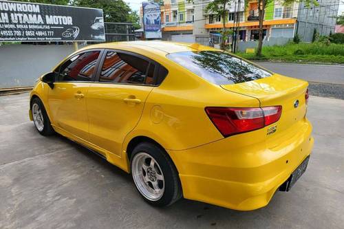 2015 Kia Rio  SE 1.4L MT