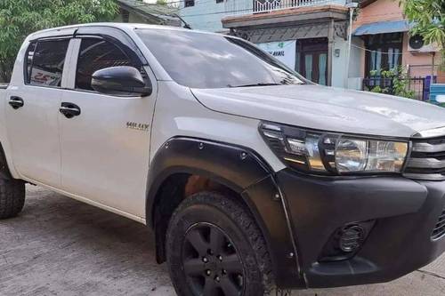 Used 2017 Toyota Hilux Double Cabin E 3.0L MT