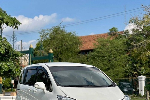 2013 Honda Freed  IVTEC 1.5L AT bekas