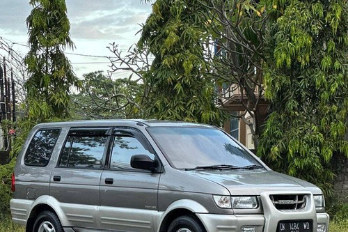 Used 2002 Isuzu Panther Touring  2.5L MT