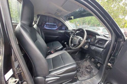 2019 Toyota Hilux Double Cabin 2.5L MT bekas