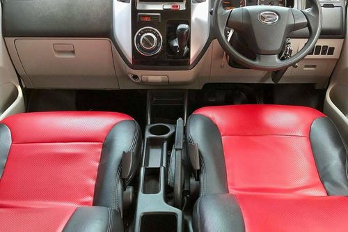 2015 Daihatsu Luxio 1.5L X MT STD