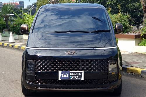 Used 2023 Hyundai Staria Signature 9