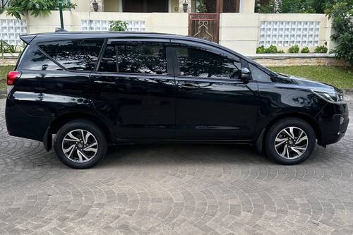 Dijual 2022 Toyota Innova DIESEL V 2.4 AT bekas