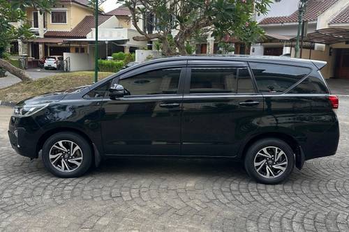 2022 Toyota Innova DIESEL V 2.4 AT bekas