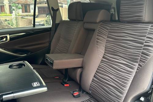 Dijual 2022 Toyota Innova DIESEL V 2.4 AT bekas