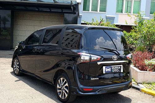 2017 Toyota Sienta Q CVT tua