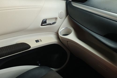 2017 Toyota Sienta Q CVT bekas
