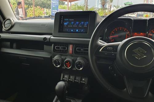 2023 Suzuki Jimny Two Tone AT bekas