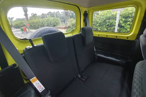 2023 Suzuki Jimny Two Tone AT bekas