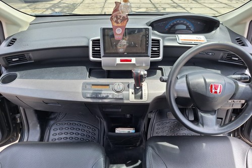 2010 Honda Freed PSD bekas