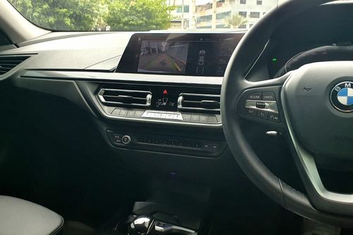 2022 BMW 2 Series Gran Coupe 218i bekas