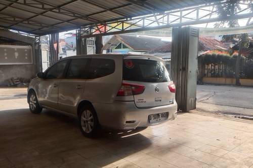 2013 Nissan Grand Livina 1.5 SV MT bekas