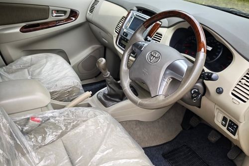 2013 Toyota Kijang Innova 2.0 V MT tua