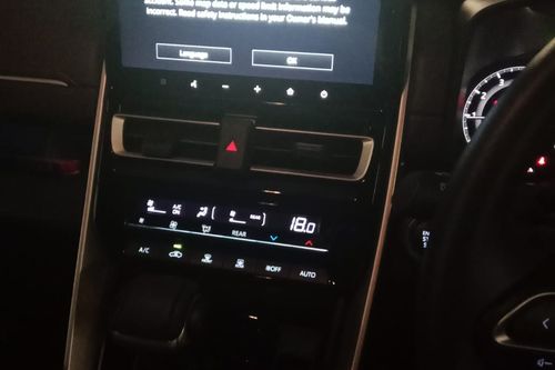 2023 Toyota Kijang Innova Zenix 2.0L V CVT bekas