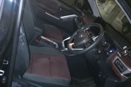 Dijual 2023 Toyota Kijang Innova Zenix 2.0L V CVT bekas