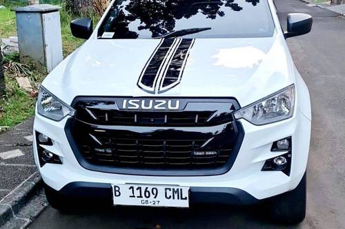 2022 Isuzu Panther LS Turbo 2.5L AT bekas