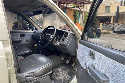2001 Toyota Kijang Innova 2.0L LGX bekas