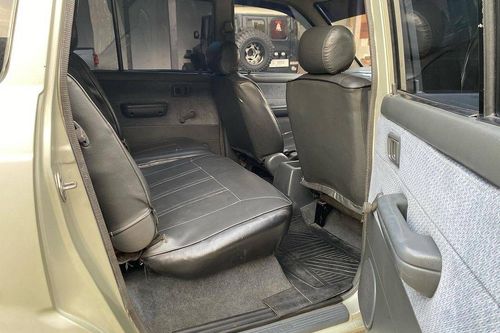 2001 Toyota Kijang Innova 2.0L LGX bekas