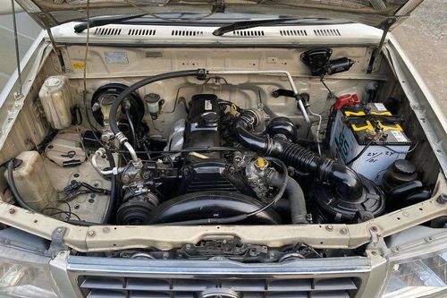 2001 Toyota Kijang Innova 2.0L LGX bekas