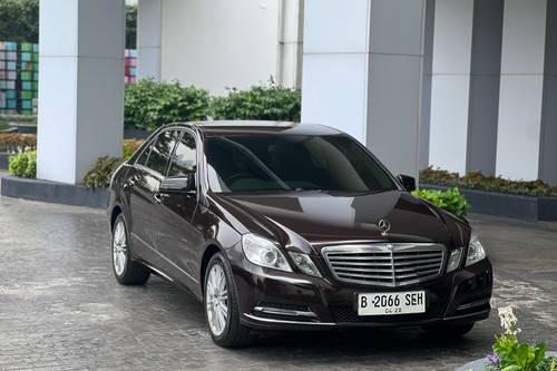 2013 Mercedes Benz E-Class  E 200 CGI bekas