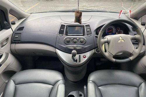 2005 Mitsubishi Grandis 2.4 MIVEC A/T bekas