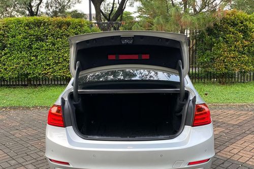 Used 2013 BMW 3 Series Sedan 320i Sport