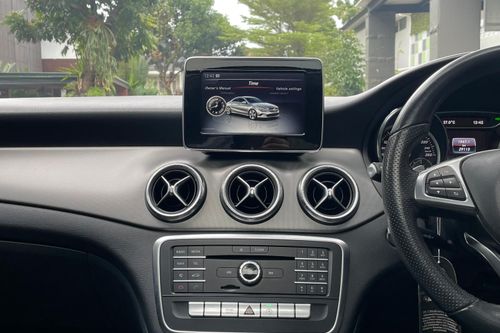 2019 Mercedes Benz CLA-Class 200 AMG Line bekas