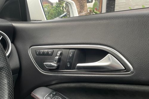 2019 Mercedes Benz CLA-Class 200 AMG Line bekas