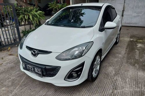 Second Hand 2011 Mazda 2 R AT
