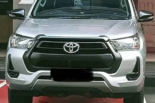 2019 Toyota Hilux 2.4L D-Cab E 4x4 MT bekas