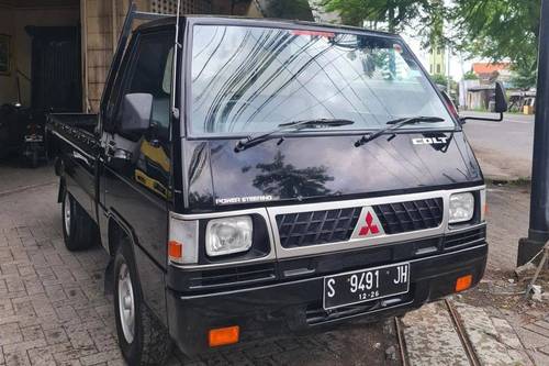 2021 Mitsubishi L300 Pickup Standard bekas