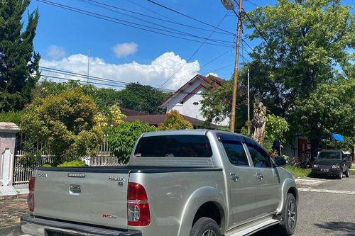 Dijual 2012 Toyota Hilux Double Cabin 2.5L MT bekas