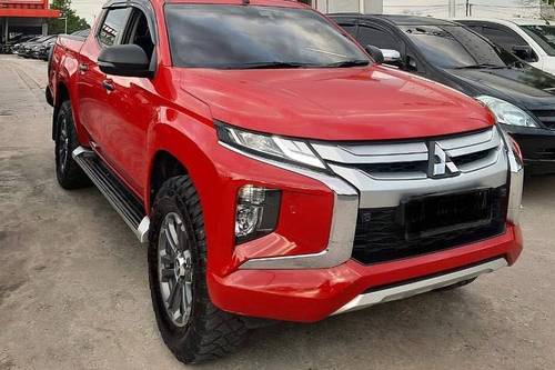 2019 Mitsubishi Triton  Ultimate AT Double Cab 4WD bekas