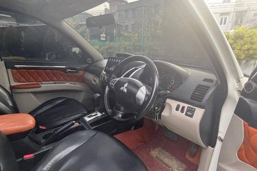 2015 Mitsubishi Pajero Sport Dakar AT 4x2 bekas