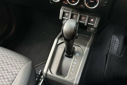 2023 Suzuki Jimny Single Tone AT bekas