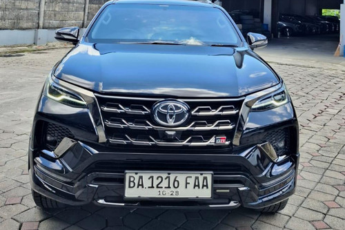2023 Toyota Fortuner 2.8 VRZ 4x4 AT GR Sport bekas