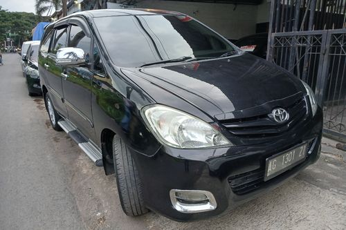 2010 Toyota Kijang Innova 2.0 E MT tua