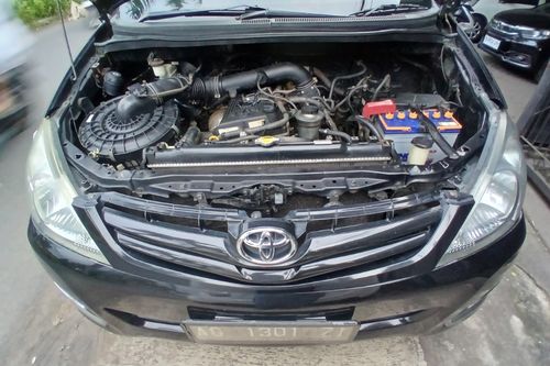 Dijual 2010 Toyota Kijang Innova 2.0 E MT bekas