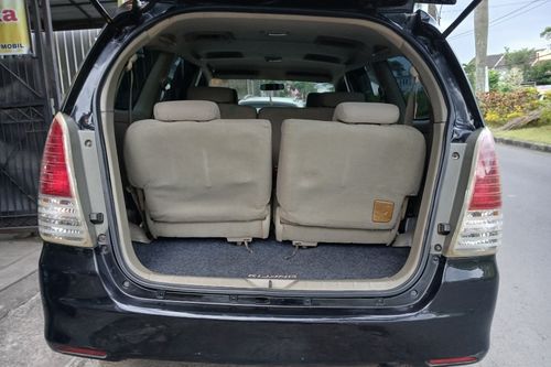 2010 Toyota Kijang Innova 2.0 E MT bekas