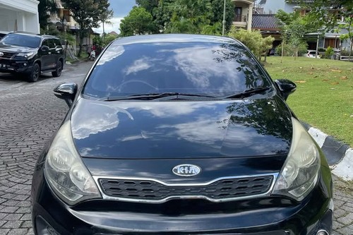 2011 Kia Rio  A/T bekas