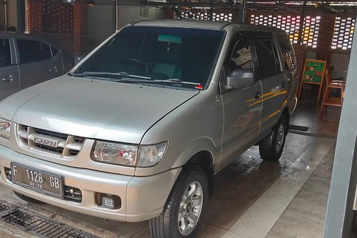 Used 2004 Isuzu Panther LS Turbo 2.5L AT