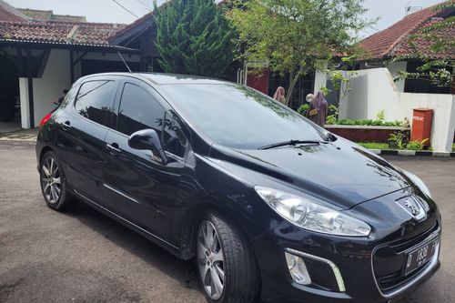Second hand 2012 Peugeot 308 1.6 AT 