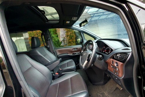 2020 Toyota Voxy 2.0L AT bekas