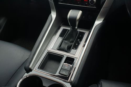 2023 Mitsubishi Pajero Sport Dakar AT 4x2 bekas