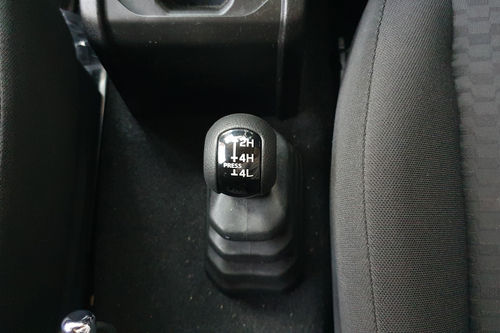 2024 Suzuki Jimny Two Tone AT bekas