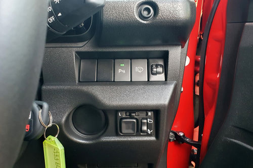2024 Suzuki Jimny Two Tone AT bekas