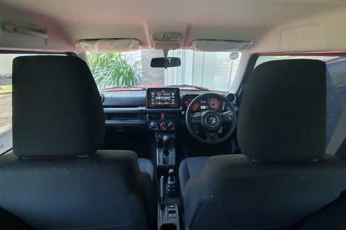 2024 Suzuki Jimny Two Tone AT bekas
