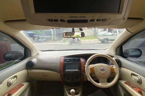 Dijual 2010 Nissan Grand Livina 1.5 SV MT bekas