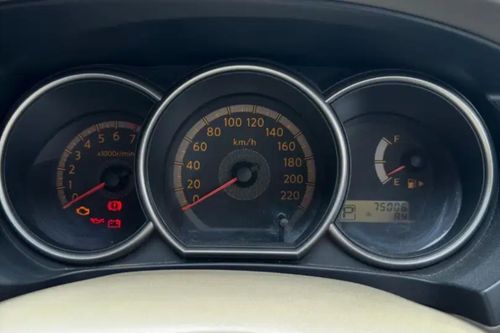 Dijual 2010 Nissan Grand Livina 1.5 XV CVT bekas